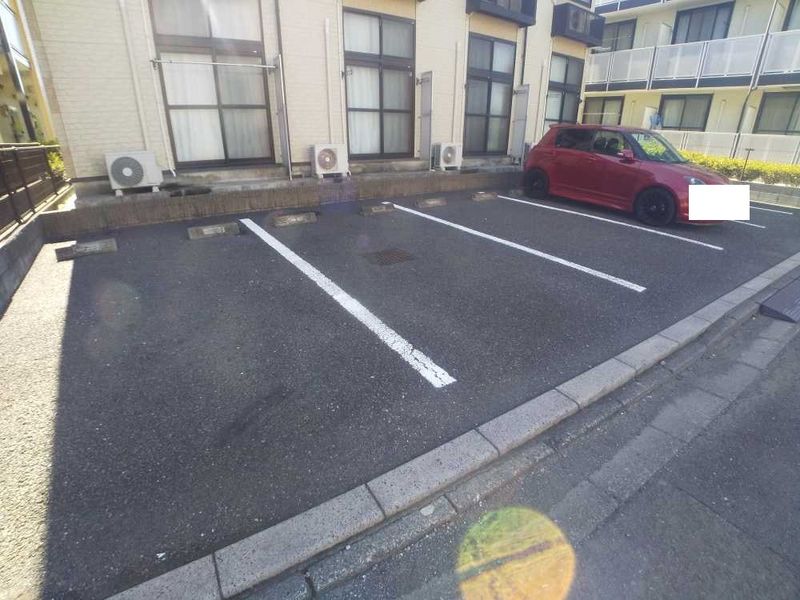 レオパレスイーグルⅡ 駐車場