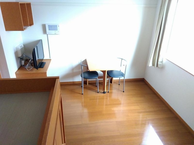 レオパレスパストラルフォレスト 居間