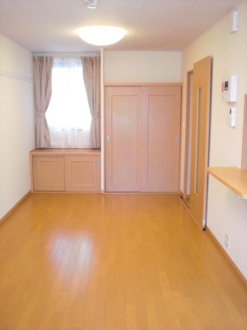 レオパレス小山壱番館 居間