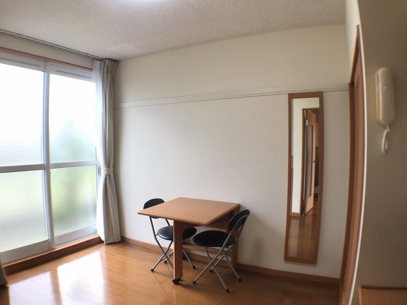 レオパレスひだまり 居間