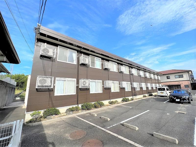 レオパレスしらはま 駐車場