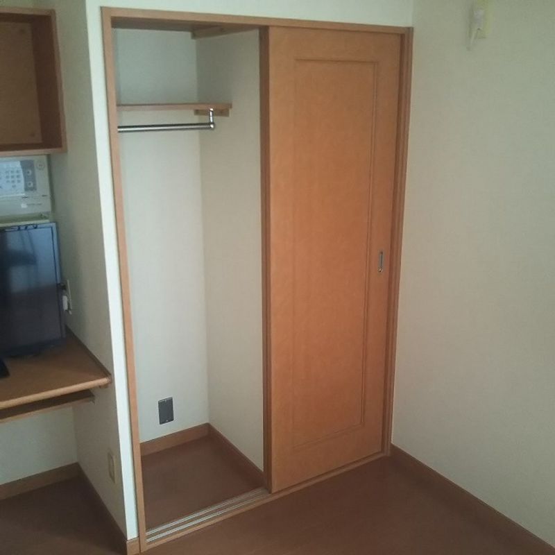 レオパレスみどり 収納