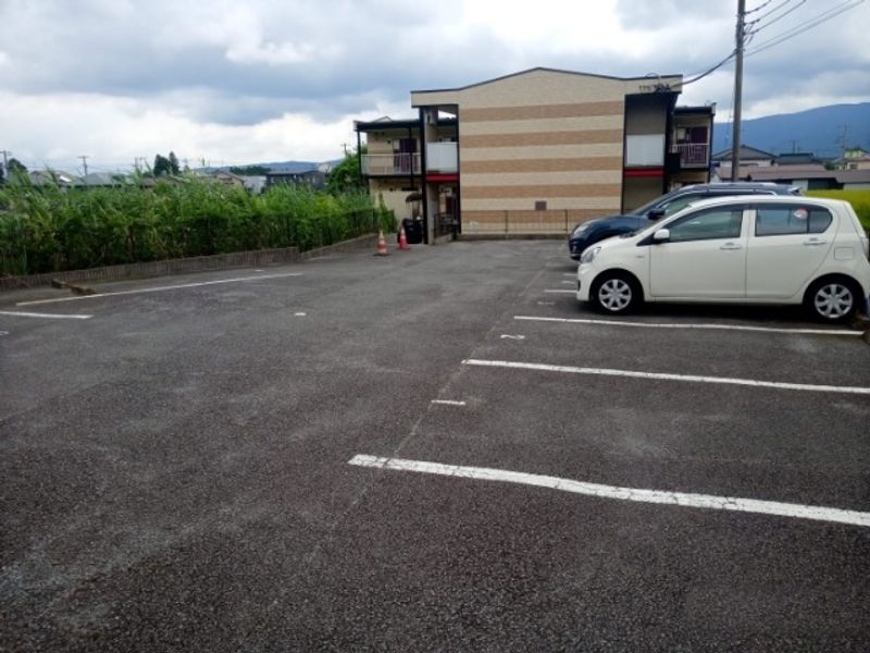 レオパレス栢ノ木 駐車場
