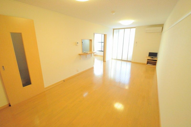レオパレスステイシャイニィ岡 寝室