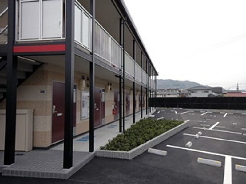 レオパレスカトレア エントランス