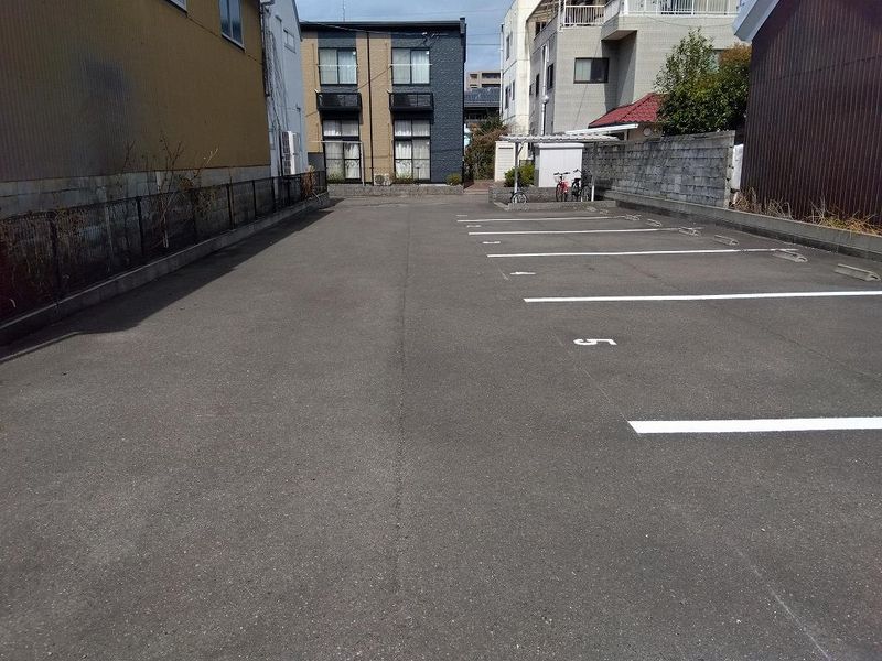 レオパレスラパン 駐車場