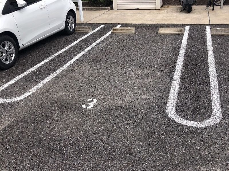 レオパレス満望 駐車場