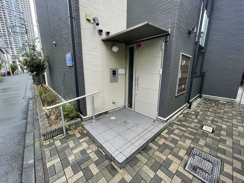 レオネクストカサ　フェリス エントランス