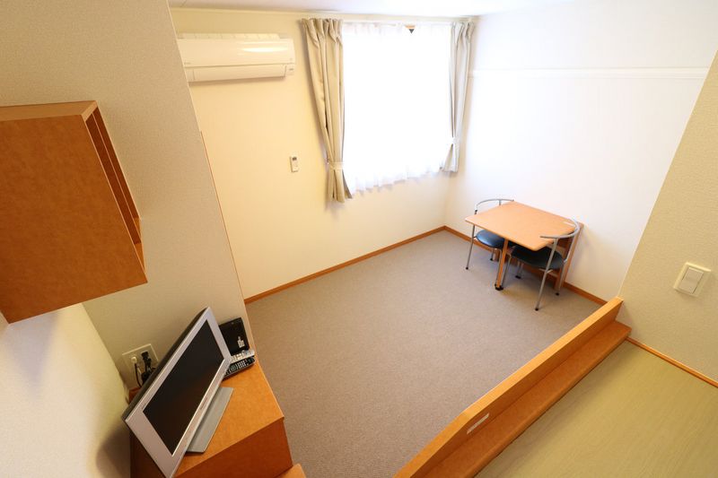 レオパレス花屋町 居間