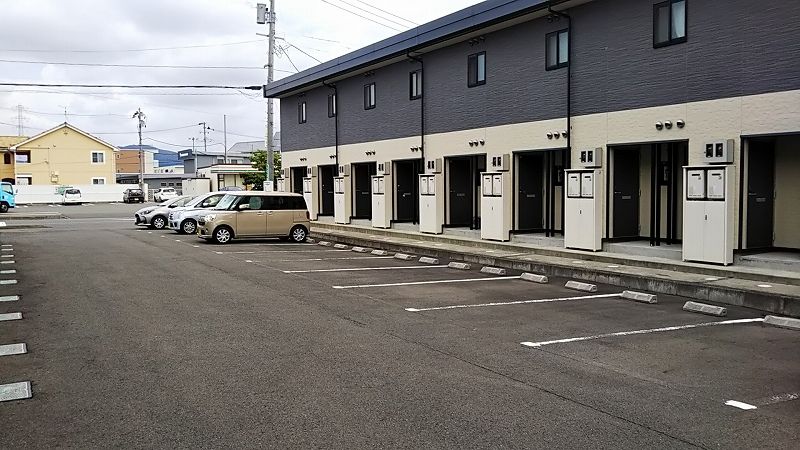 レオパレスシャールポンド　Ｂ 駐車場