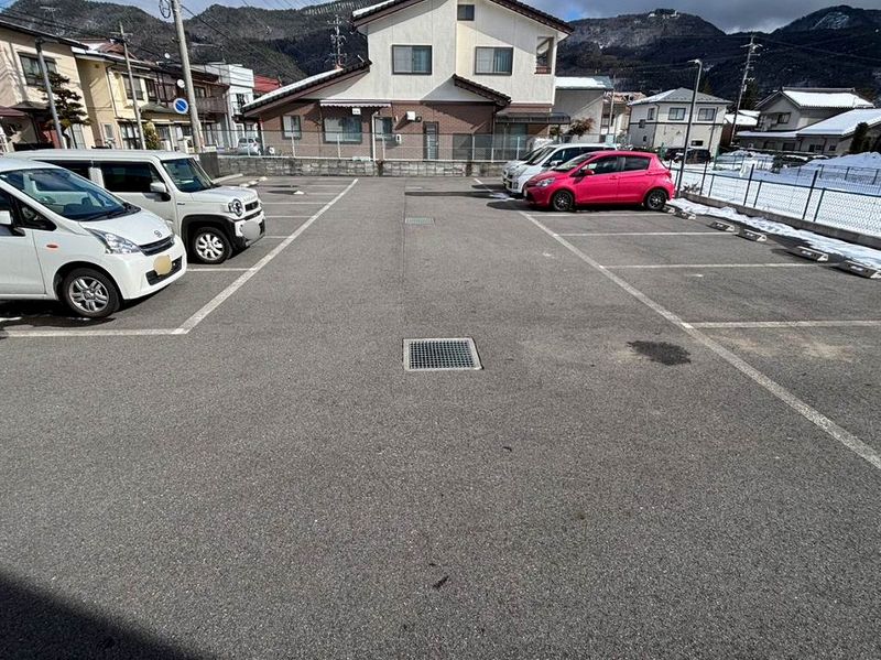 クレイノ幸庵 駐車場