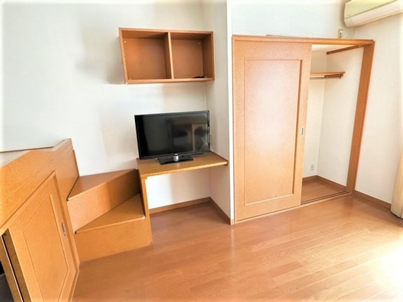 レオパレスミヤウラ 居間