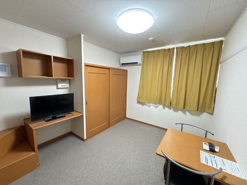 レオパレス通５丁目 居間
