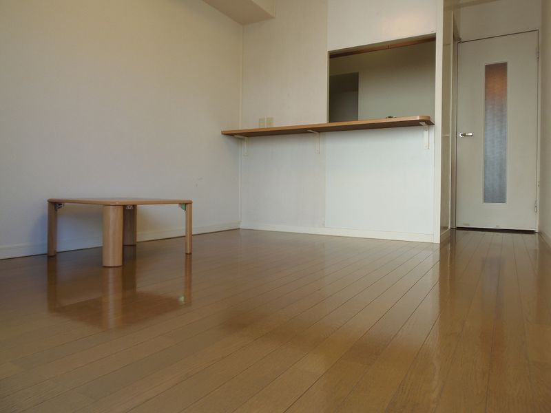 レオパレスアゼリア 居間