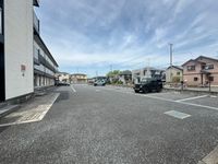 レオパレスシーザリオ 駐車場