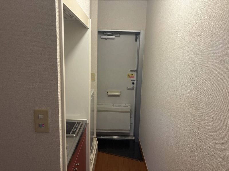 レオパレスカメリア 玄関