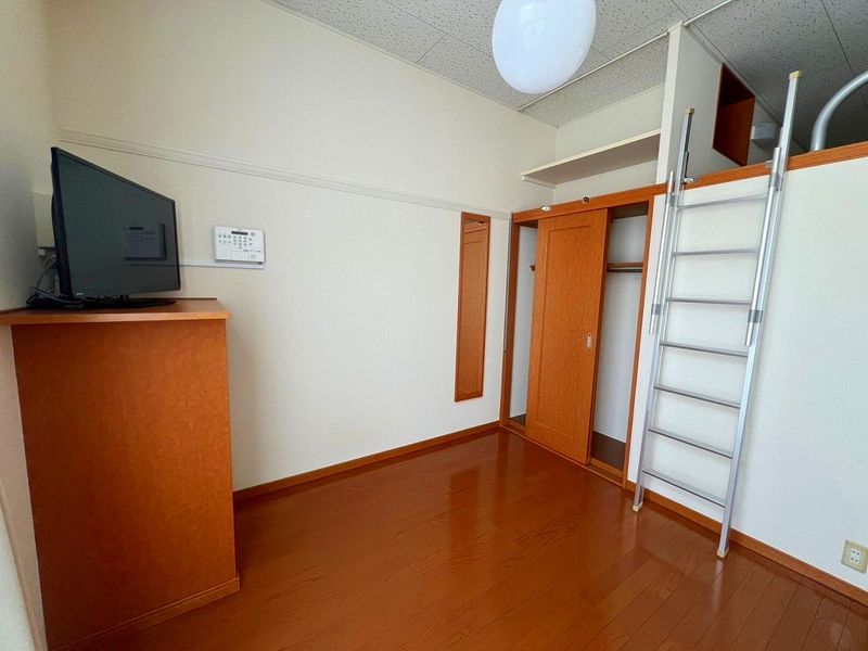 レオパレスＣｈａｍｂｒｅ　Ｎ 居間