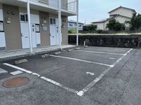 レオパレスあさひが丘 駐車場
