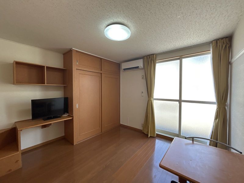 レオパレスＫＥＮ 居間