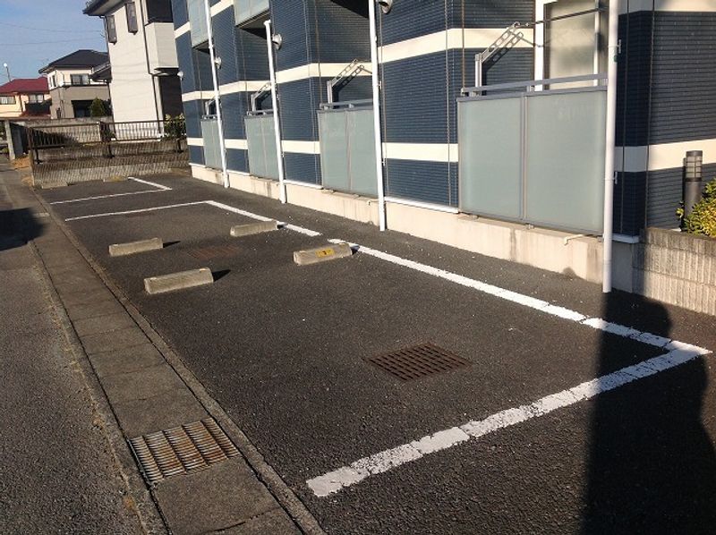 レオネクストクープル 駐車場
