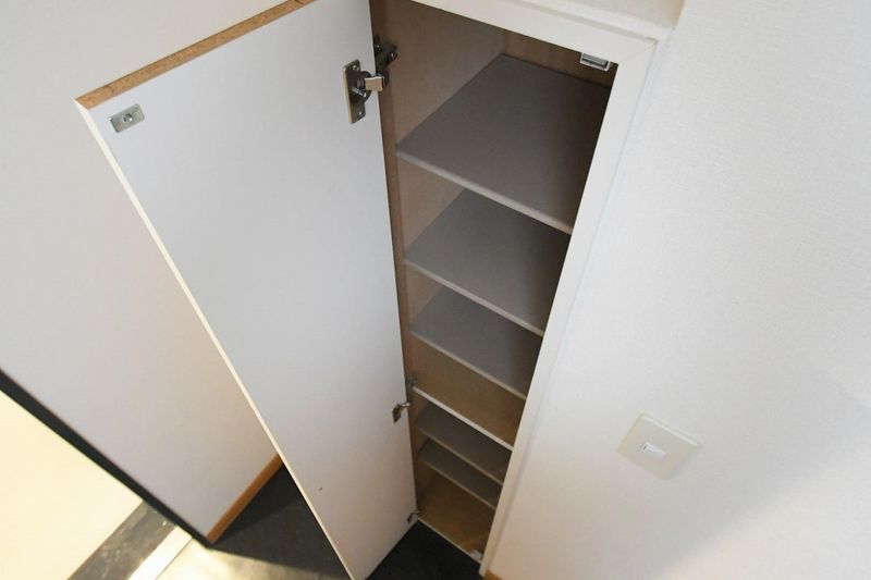 レオパレスＦｌａｔ新栄 収納