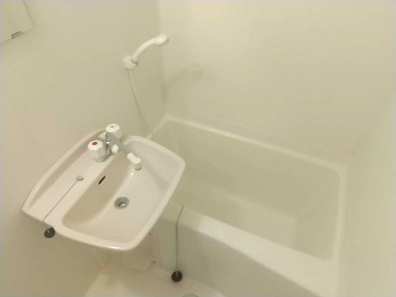 レオパレスサン２ 風呂