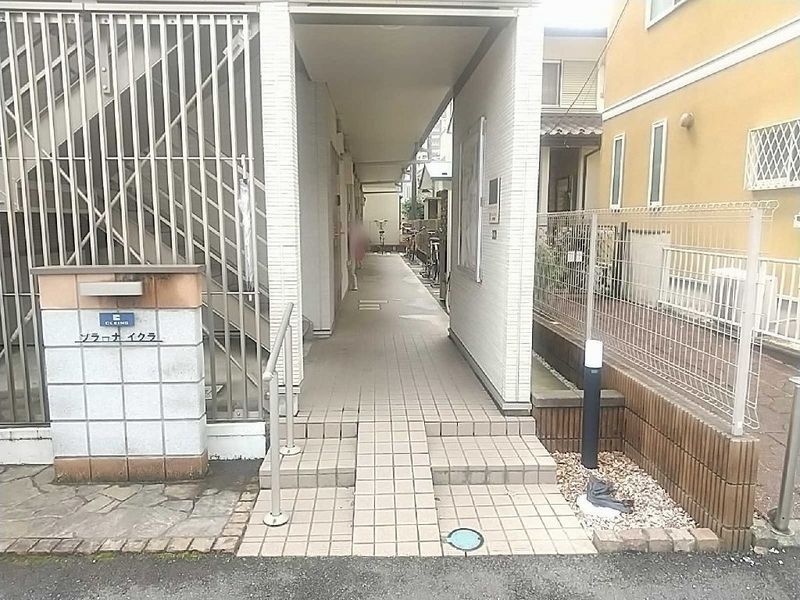 クレイノソラーナ　イクラ エントランス