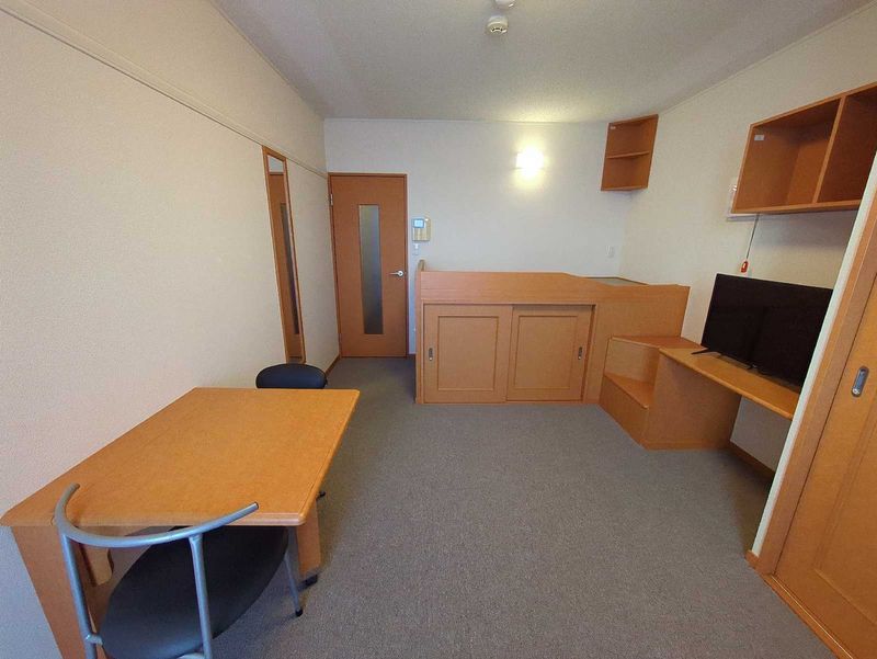 レオパレス凛 居間