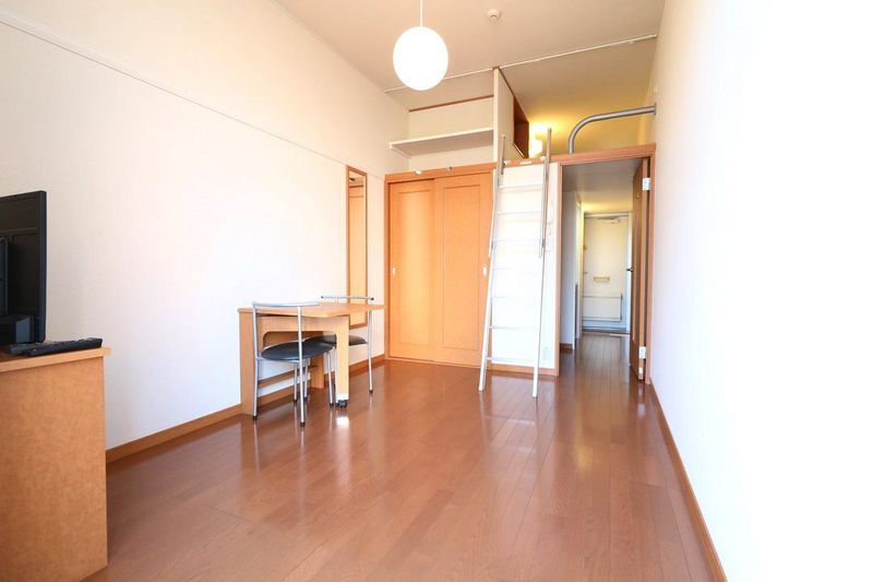 レオパレスハイランドⅢ 居間