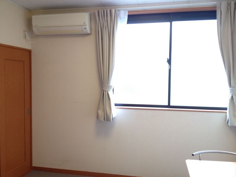 レオパレスロビン 居間