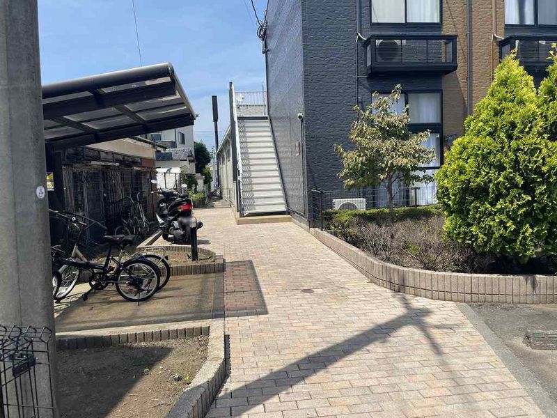 レオパレスアウルⅡ エントランス