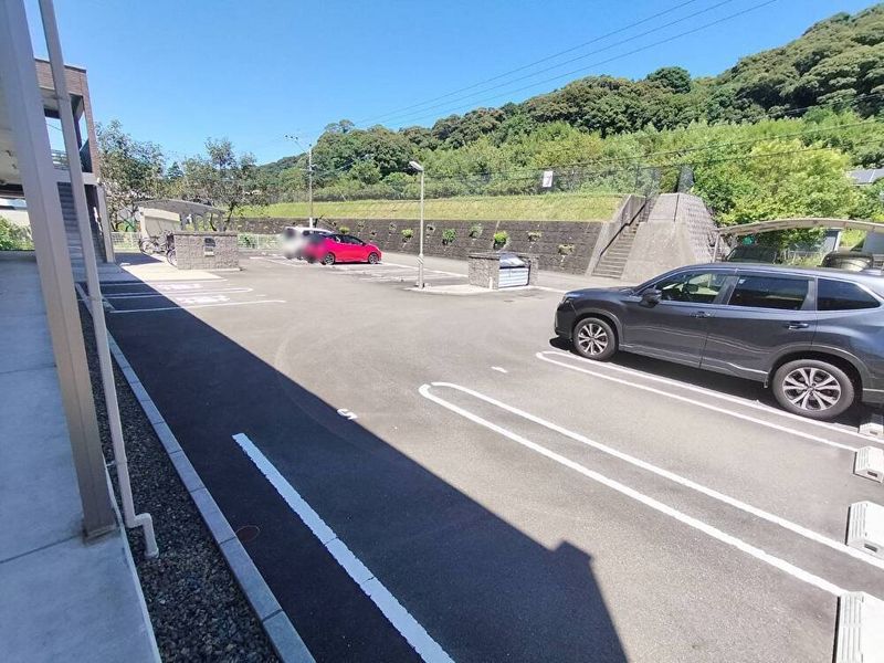 クレイノ秋桜 駐車場