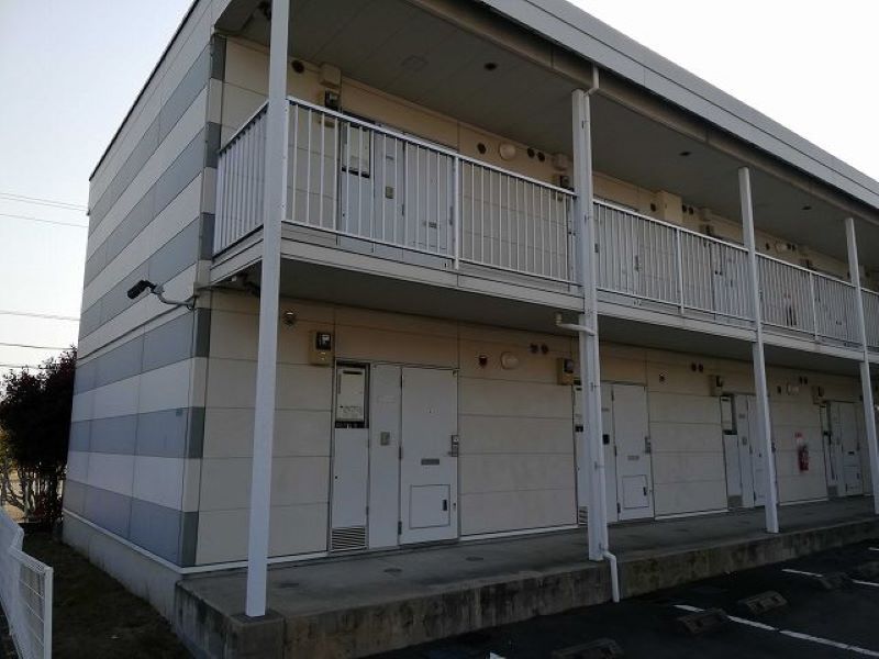 レオパレス長門石 外観