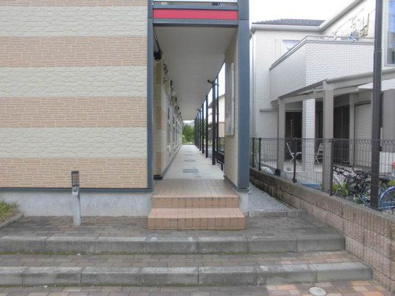 レオパレスＡＲＡＩ エントランス