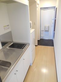 レオネクストＹ４ 玄関