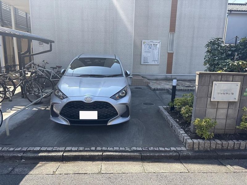 レオネクストジャルダンⅡ 駐車場