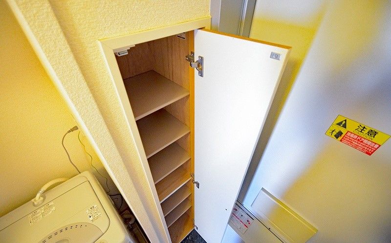 レオパレスたんぽぽ 玄関
