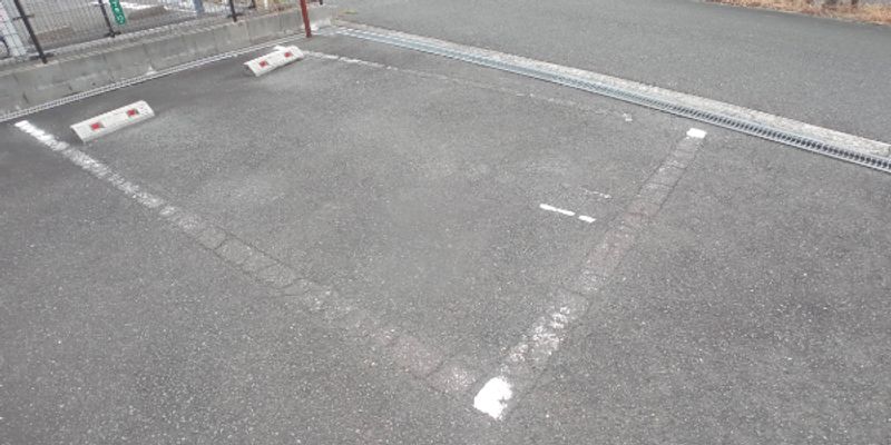 レオパレスアガペ 駐車場