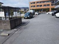 レオパレスアローマ 駐車場