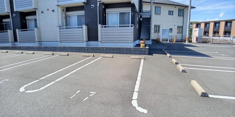 ミランダＩＺＵＭＩ 駐車場