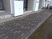 レオパレスマ　メゾン エントランス