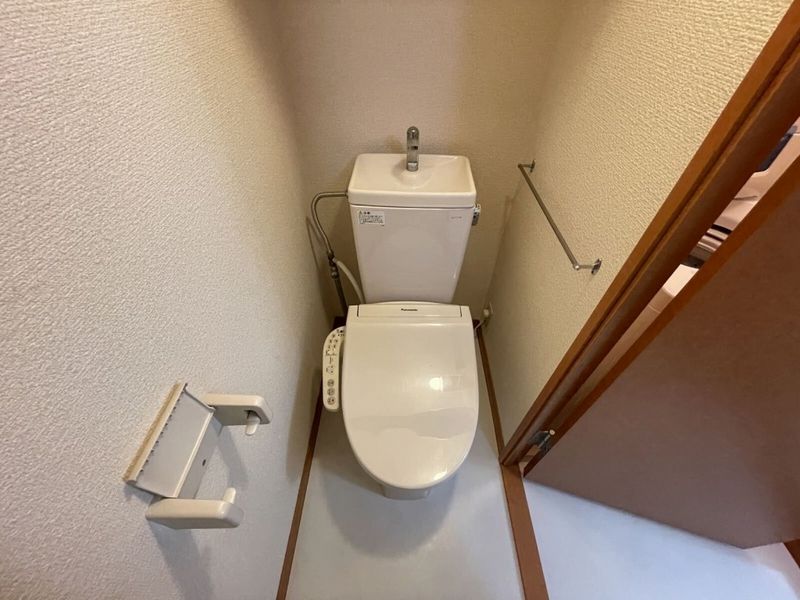 レオパレスパインマノワール トイレ