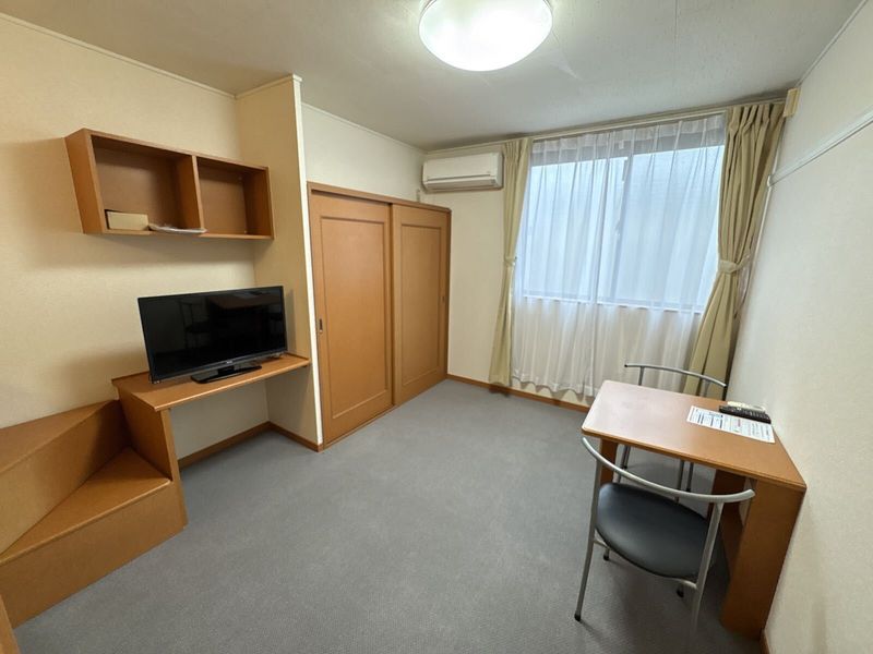 レオパレス有楽 居間