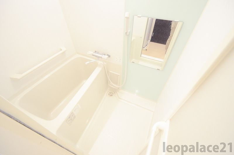 LEONEXT sky blue Phòng tắm