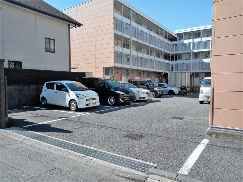 レオパレスＳＫＫ・マンションⅣ 駐車場