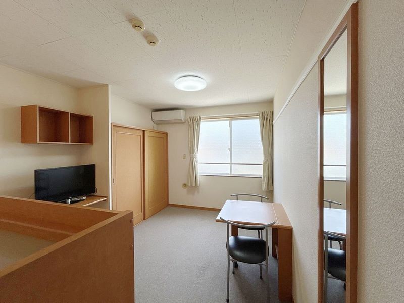 レオパレス鈴木第２ 居間