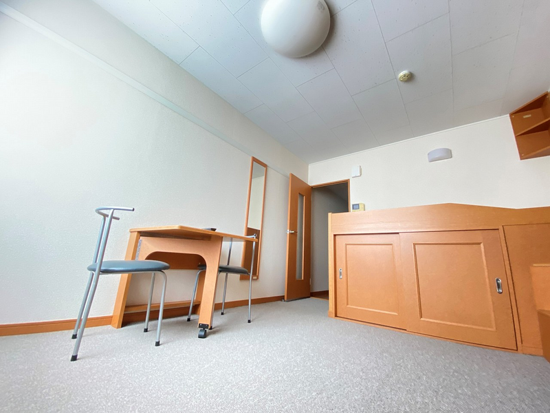 レオパレスＣＥＤＡＲⅡ 居間