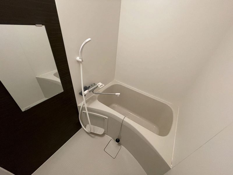 MIRANDA Cerezo Third Bathroom