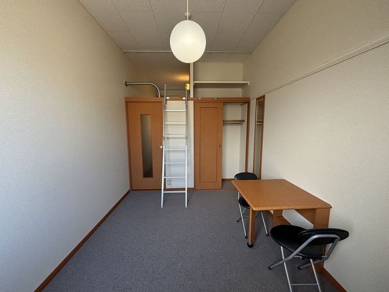 レオパレスＴａｋａｒａｚｕｋａ 居間