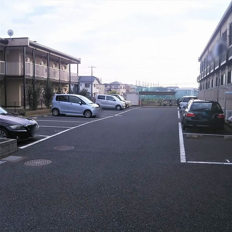 レオパレスＦＯＲＥＴⅡ 駐車場